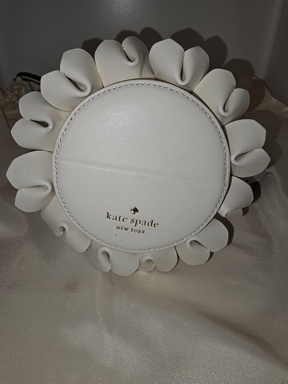 Kate Spade Cream Sculptural Petal Tree Wristlet NWT And Dustbag - Picture 5 of 6